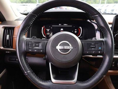 Used 2023 Nissan Pathfinder Platinum w/ Lighting Package (N92) AWD/4WD image 13