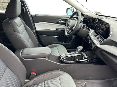 New 2026 Chevrolet Trax LT w/ Driver Confidence Package FWD image 17