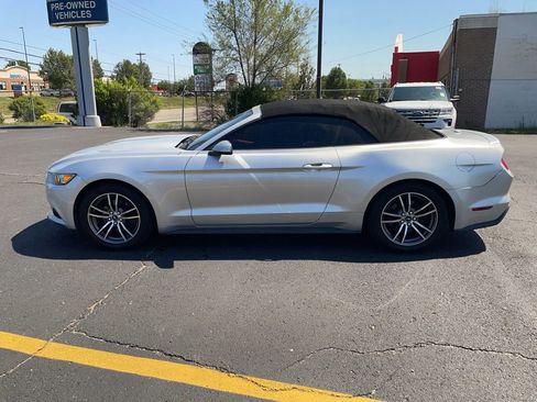 Used 2017 Ford Mustang Premium RWD image 8