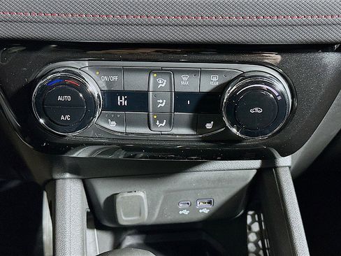 Used 2025 Chevrolet TrailBlazer RS w/ Convenience Package image 18