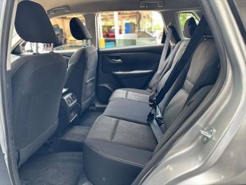 Used 2025 Nissan Rogue SV image 14