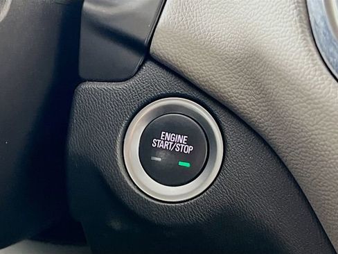 Used 2024 Chevrolet Equinox LT AWD/4WD image 16