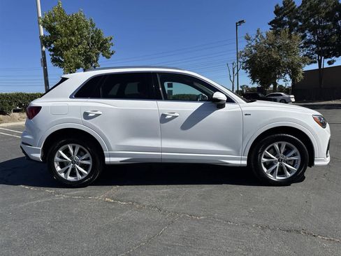 Used 2022 Audi Q3 2.0T Premium image 3