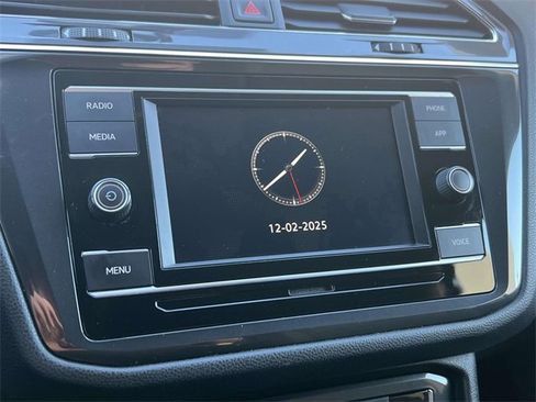 Used 2021 Volkswagen Tiguan S image 27