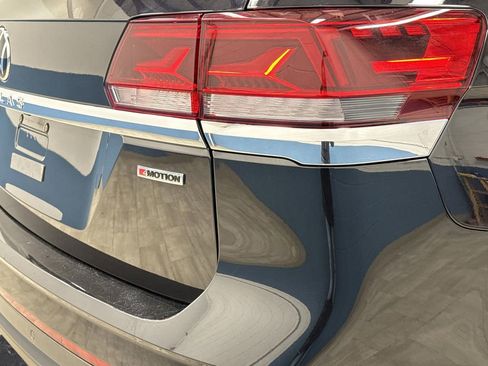 Used 2022 Volkswagen Atlas SE w/ Black Wheel Package image 33