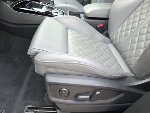 Used 2023 Audi SQ5 Prestige image 28