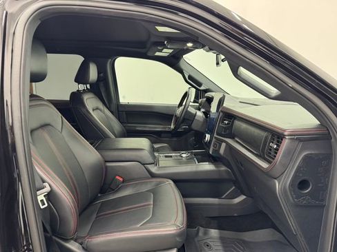 Used 2022 Ford Expedition Limited image 15