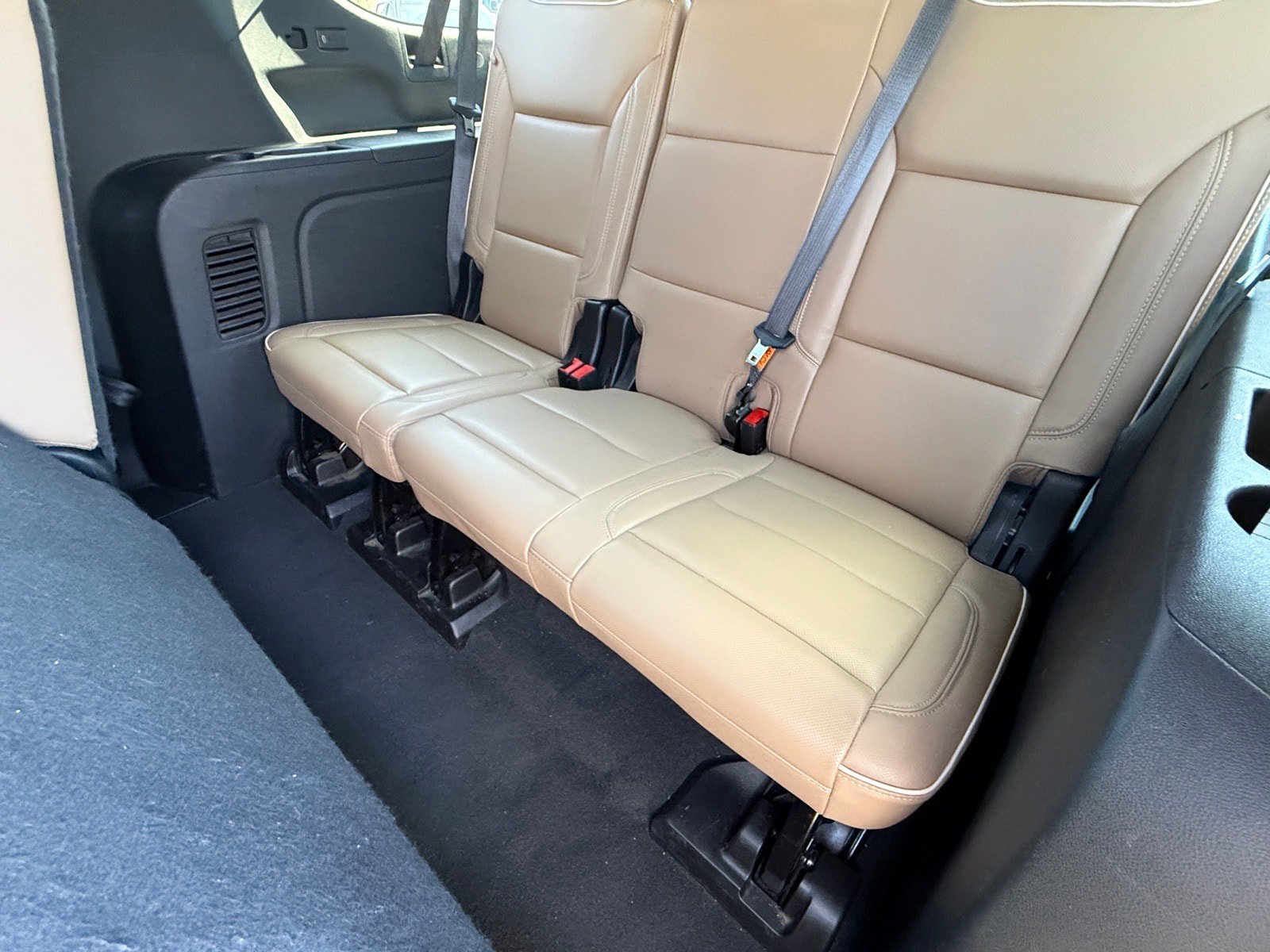Used 2024 Chevrolet Suburban Premier AWD/4WD image 11