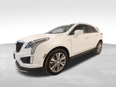 Certified 2025 Cadillac XT5 Premium Luxury w/ Technology Package AWD/4WD image 8