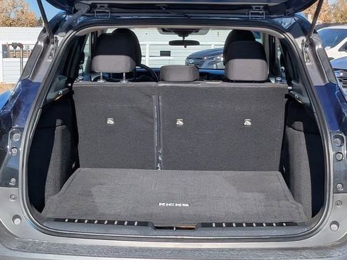 Used 2025 Nissan Kicks SV w/ Illumination Package image 17