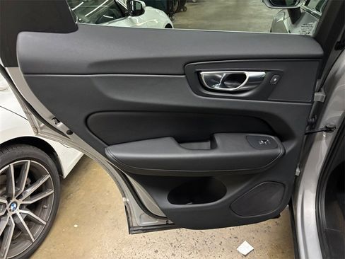 Certified 2023 Volvo XC60 B5 Plus w/ Climate Package image 15