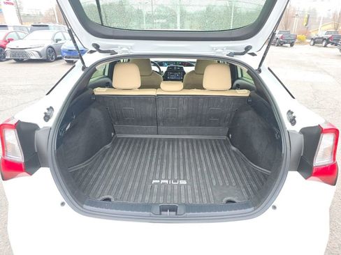 Certified 2022 Toyota Prius LE image 6