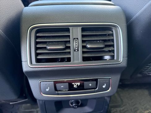 Used 2018 Audi Q5 2.0T Premium Plus w/ Premium Plus Package AWD/4WD image 11