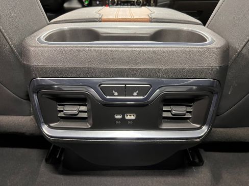 Used 2024 Chevrolet Silverado 2500 High Country w/ Technology Package image 12