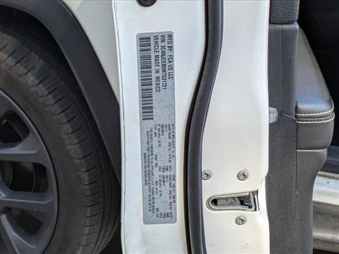 Used 2021 Jeep Compass Latitude w/ Sun and Sound Group image 15