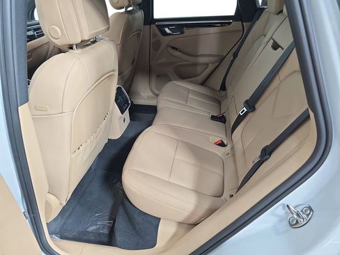 New 2026 Porsche Macan image 24