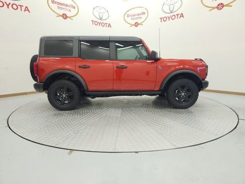 Used 2023 Ford Bronco Black Diamond image 3