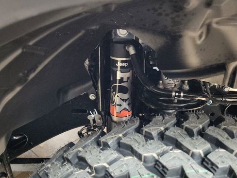 New 2025 Jeep Gladiator Mojave image 9