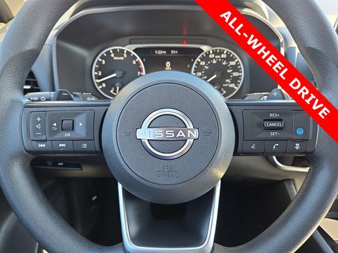 Used 2024 Nissan Rogue SV image 24