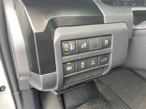 Used 2025 Toyota 4Runner Limited w/ Tow Technology Package AWD/4WD image 18