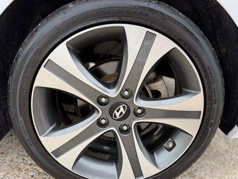 Used 2014 Hyundai Elantra w/ Option Group 2 image 22