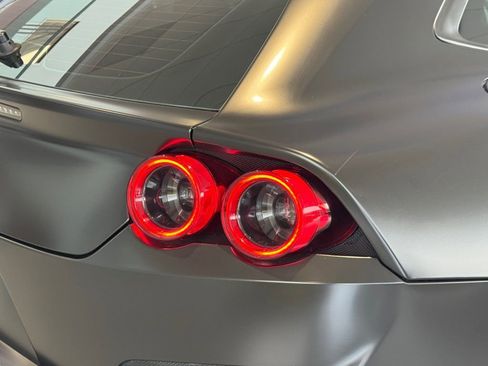 Used 2018 Ferrari GTC4Lusso T image 12