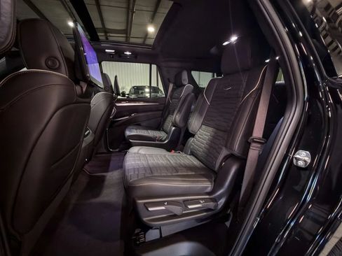 Used 2026 Cadillac Escalade Platinum Sport w/ LPO, ONYX Package AWD/4WD image 11
