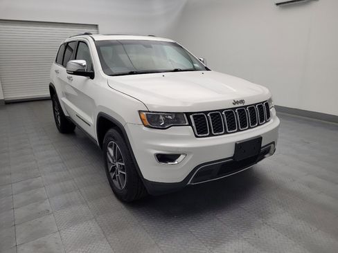 Used 2017 Jeep Grand Cherokee Limited AWD/4WD image 13