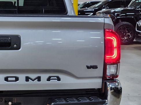 Used 2022 Toyota Tacoma SR5 RWD image 20