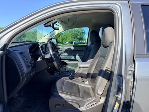 Used 2021 Chevrolet Colorado Z71 w/ Safety Package AWD/4WD image 7