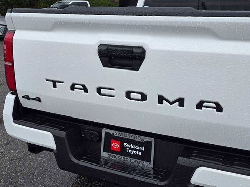 Used 2025 Toyota Tacoma TRD Sport image 16