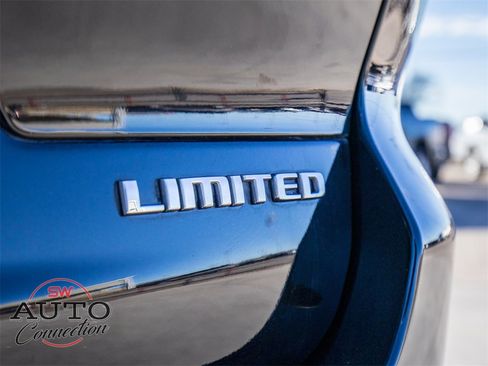 Used 2022 Jeep Grand Cherokee L Limited image 12