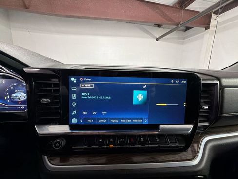 Used 2022 Chevrolet Silverado 1500 RST AWD/4WD image 13