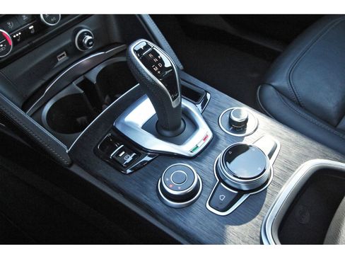 Used 2022 Alfa Romeo Stelvio Sprint image 28