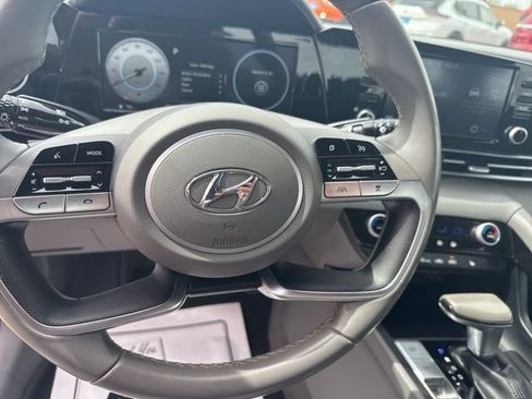 Used 2021 Hyundai Elantra SEL w/ Convenience Package FWD image 13
