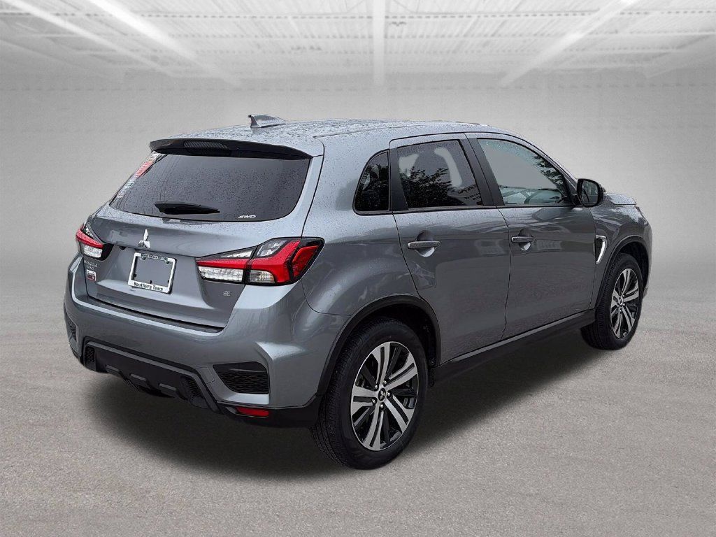 Used 2025 Mitsubishi Outlander Sport SE AWD/4WD image 5