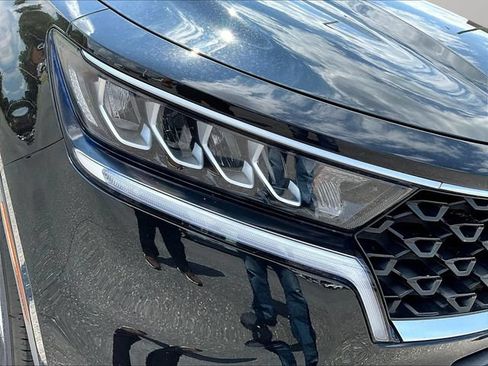 Used 2022 Kia Sorento LX FWD image 39