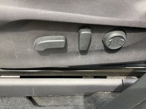 Used 2020 Subaru Ascent Limited w/ Technology Package AWD/4WD image 13