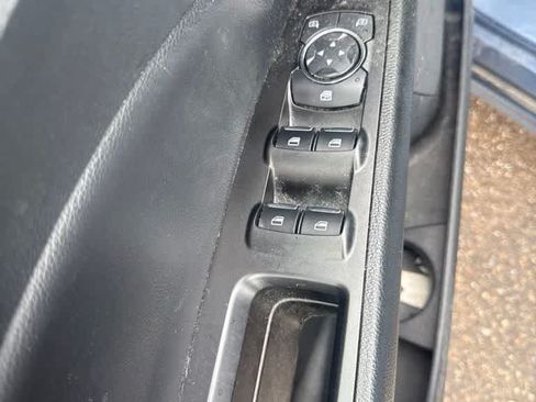 Used 2018 Ford Fusion SE w/ Fusion SE Technology Package FWD image 7