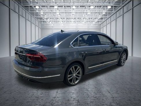 Used 2017 Volkswagen Passat 1.8T R-Line w/ R-Line Lighting Package FWD image 6
