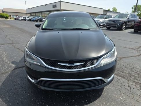 Used 2016 Chrysler 200 Limited FWD image 9