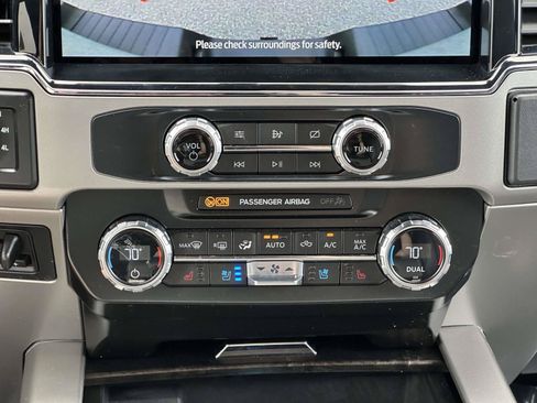 Used 2022 Ford F250 Lariat w/ Black Appearance Package AWD/4WD image 19