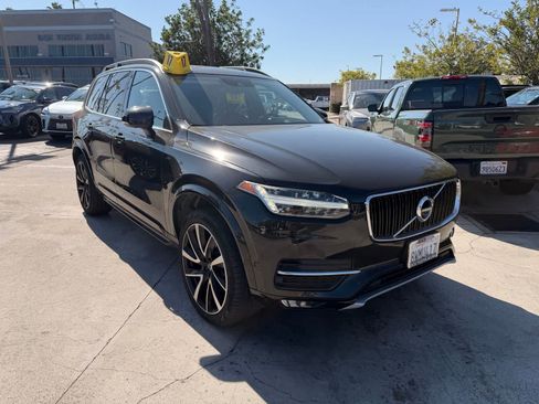 Used 2018 Volvo XC90 T6 Momentum w/ Convenience Package AWD/4WD image 7