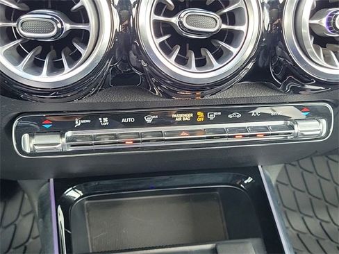 Used 2023 Mercedes-Benz GLB 250 image 19