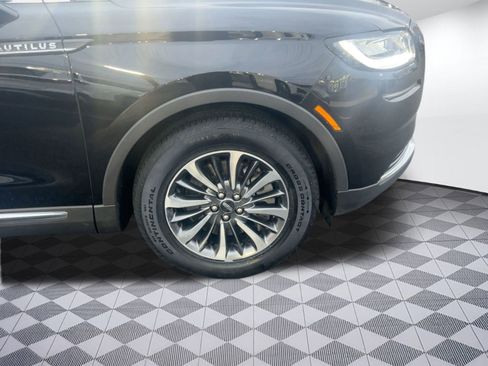 Used 2023 Lincoln Nautilus AWD w/ Premium Package image 11