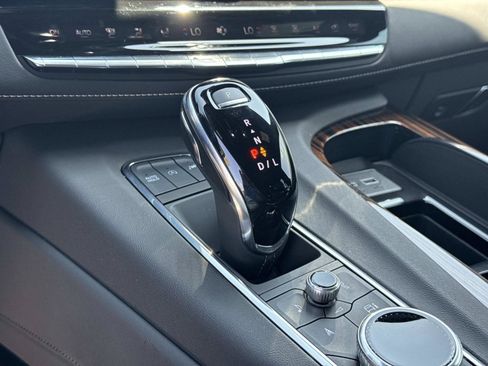 Certified 2024 Cadillac Escalade Premium Luxury AWD/4WD image 23
