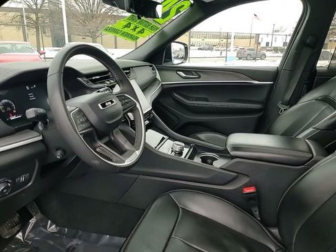 Used 2024 Jeep Grand Cherokee L Limited w/ Luxury Tech Group II image 9