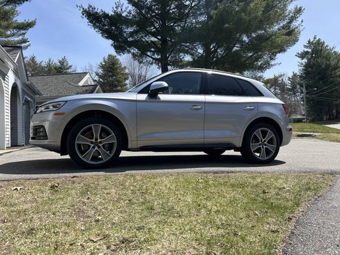 Used 2019 Audi Q5 2.0T Premium Plus w/ Premium Plus Package AWD/4WD image 13