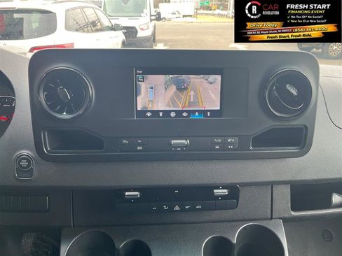 Used 2024 Mercedes-Benz Sprinter 2500 image 25