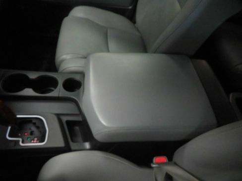 Used 2018 Toyota Sequoia Platinum AWD/4WD image 55